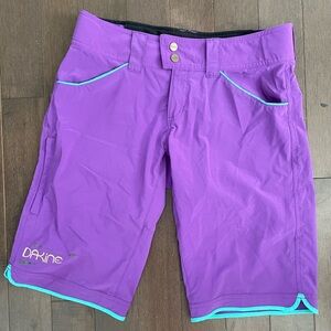 Dakine lightweight summer biking shorts